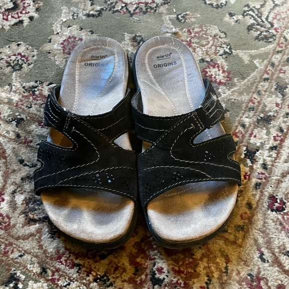 Black Earth Origins Sandals - Picture 2 of 4